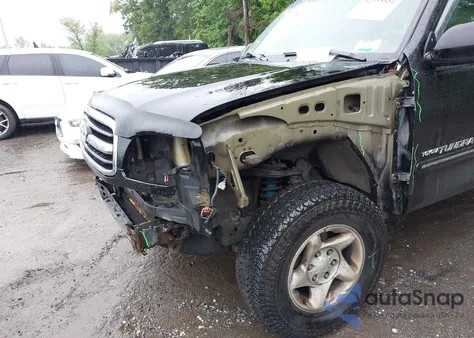 2002 Toyota Tundra Ltd V8 z USA, uszkodzony, nr VIN 5TBRT38112S247372